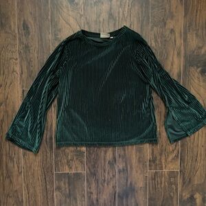 Dantelle Small Green Rib Velvet Long Split Bell Sleeve